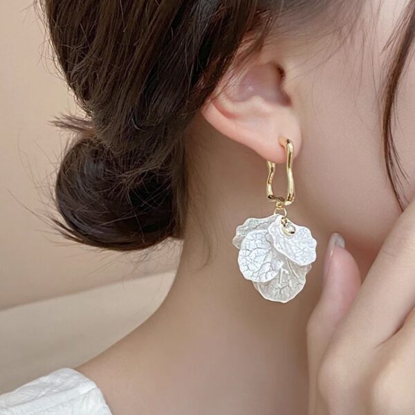 Affordable Luxury Fashion Petal Earrings - Image 2