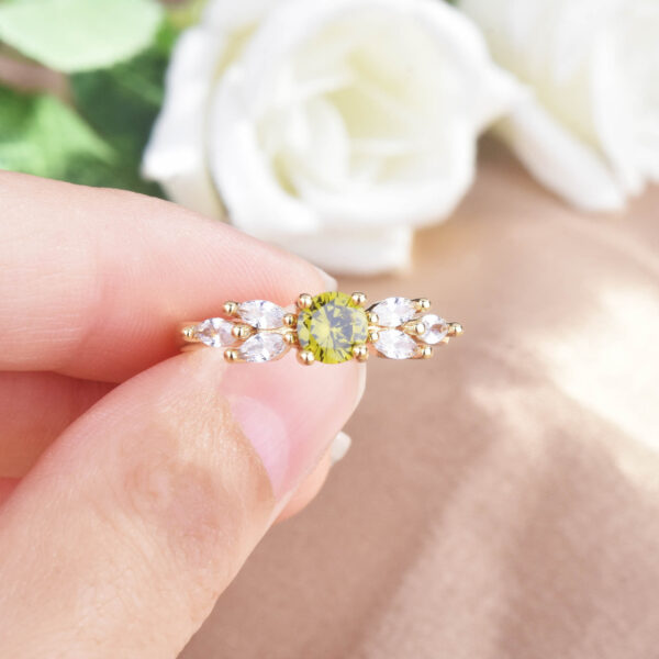 Classic Style Cross-border New Arrival European And American Olive Green Zircon Ring - Image 3