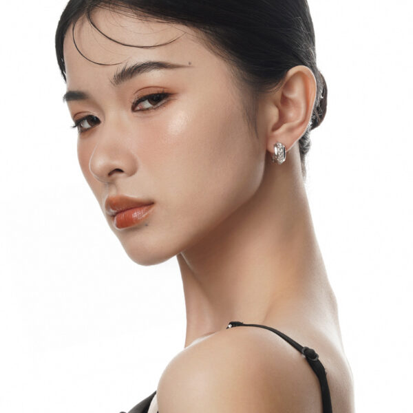 Women's High-grade S925 Sterling Silver Irregular With Personality Texture Ear Clip - Image 3