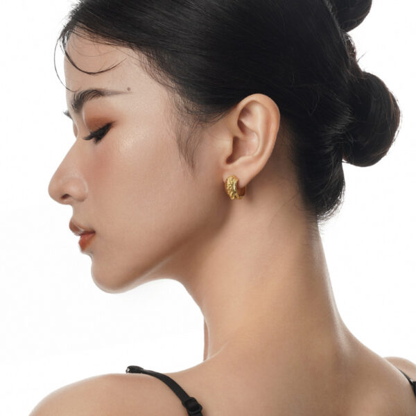 Women's High-grade S925 Sterling Silver Irregular With Personality Texture Ear Clip - Image 6