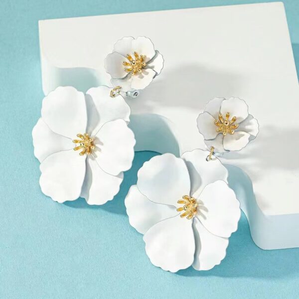 European And American Mori Girl Flower Earrings Retro Long - Image 2
