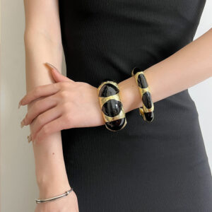 French Retro Oval Black Gold Enamel Drop Oil Bracelet Niche High Sense