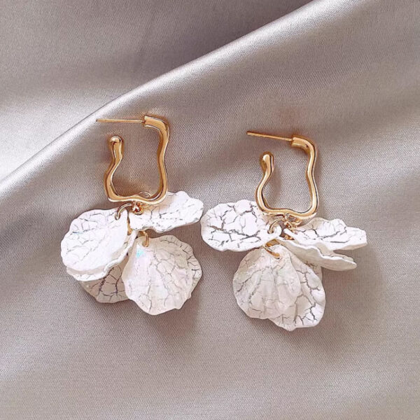 Affordable Luxury Fashion Petal Earrings - Image 6