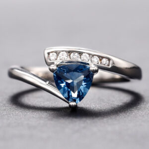 Women's Twisted Arm Micro-inlaid Blue Black Zircon Ring